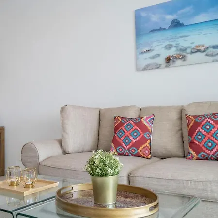 Beautiful In With 2 Bedrooms, Wifi And Outdoor Swimming Pool Apartmán *
